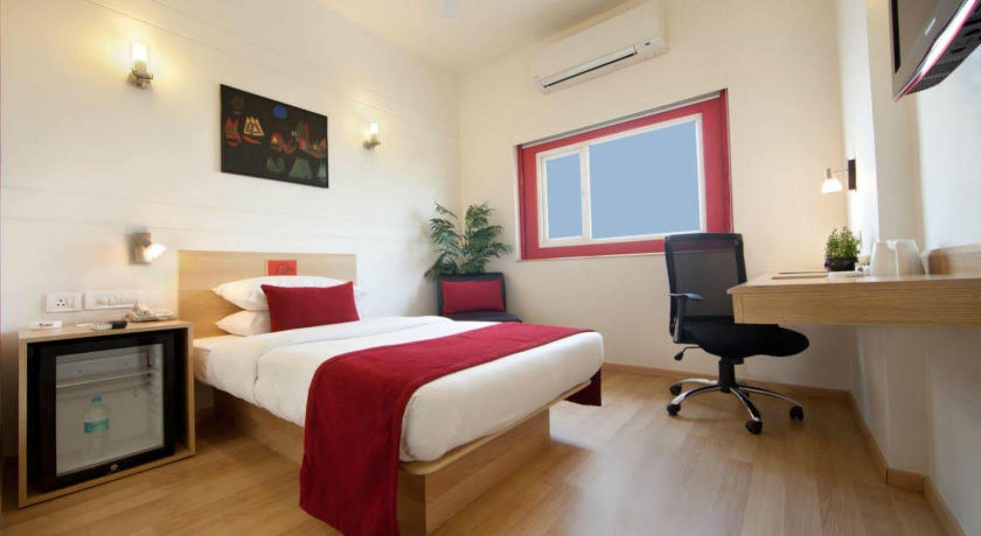 Red Fox By Lemon Tree Hotels, Delhi Airport 4*
